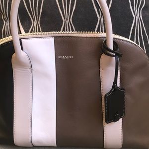 🔴🔴🔴 SOLD 🔴🔴🔴Coach Alma Style satchel purse